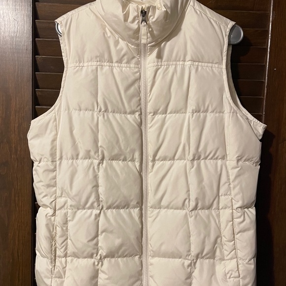 Lands End Woman’s Ivory puffer vest - Picture 1 of 3